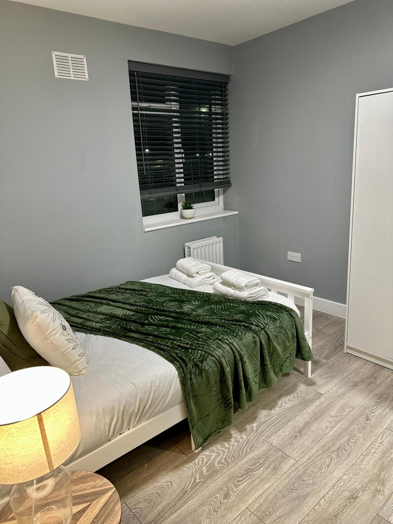 Cosy Ensuite Double Room, Near Heathrow Airport Northolt  Exterior foto