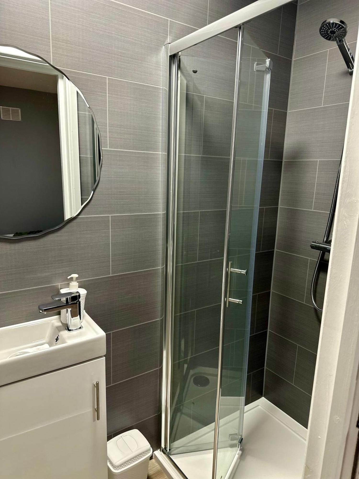 Cosy Ensuite Double Room, Near Heathrow Airport Northolt  Exterior foto